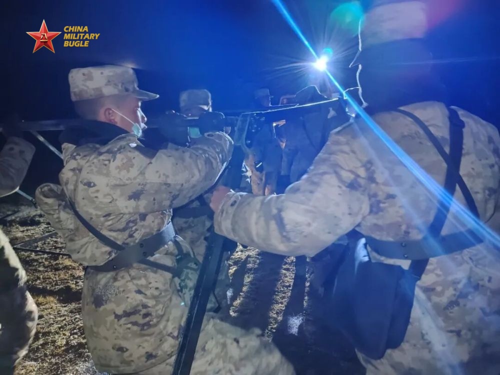 Military Forces Mobilized for Emergency Response Following Major Earthquake in Xizang's Nagqu Region