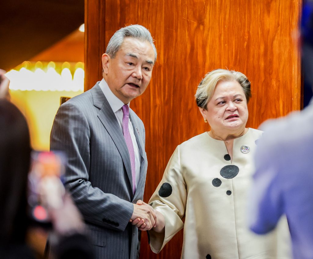 China's Top Diplomat Warns Philippines to Choose Wisely as Bilateral Ties Reach a Defining Moment