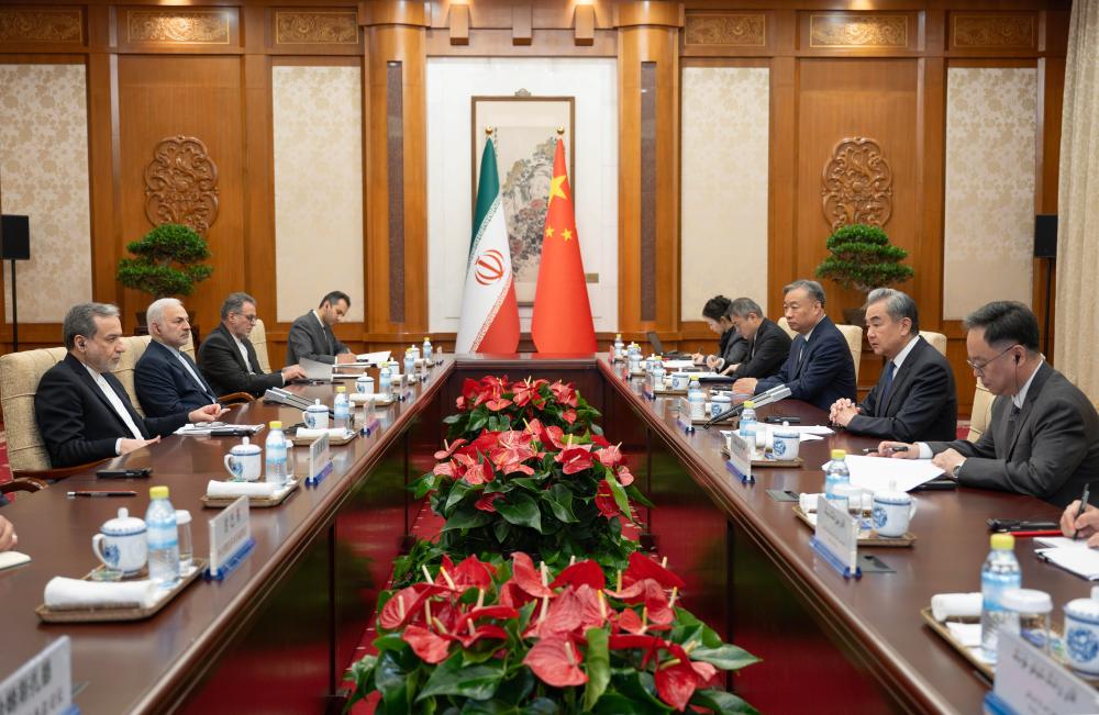 Beijing Demands Immediate Halt to Fighting, Rejects Escalation, and Emphasizes Diplomatic Solutions to Iran Crisis: Chinese Foreign Minister