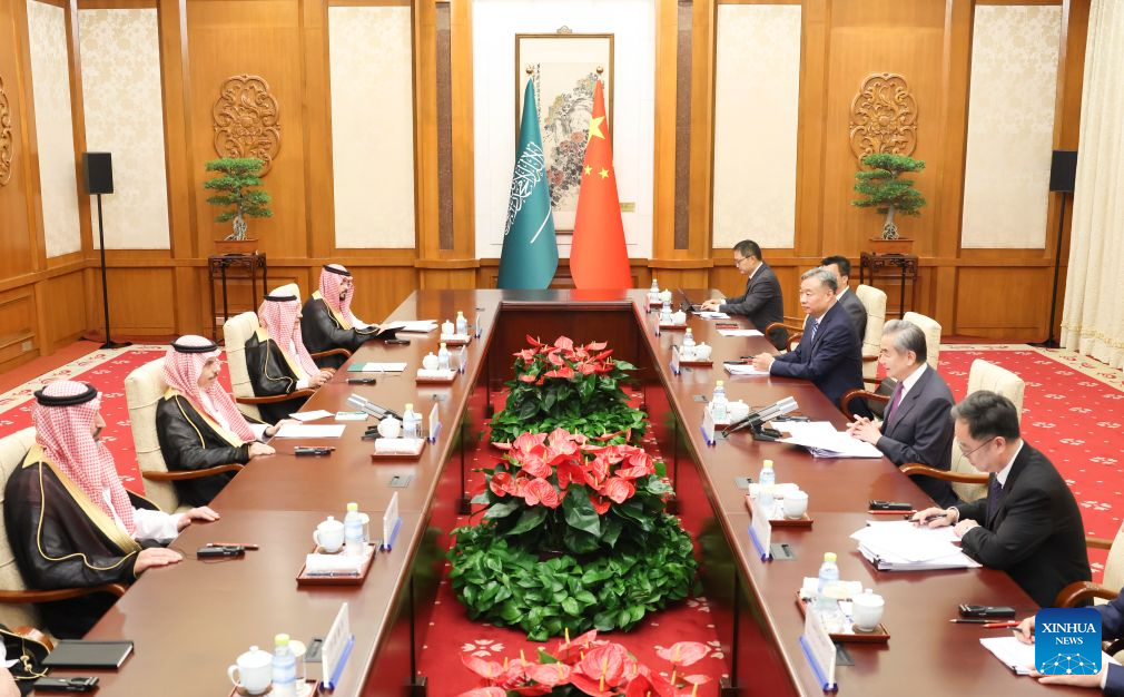 Beijing Urges Continuation of U.S.-Iran Diplomatic Talks While Strengthening Strategic Ties with Riyadh