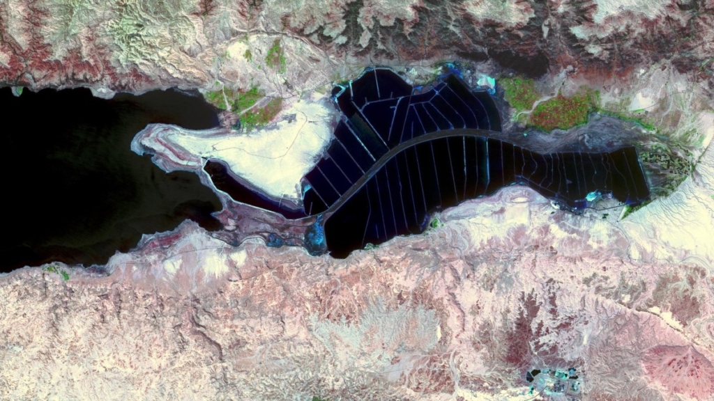 Israel's Bromine Dominance: How Middle East Conflict Threatens the Global Supply of Memory Semiconductors